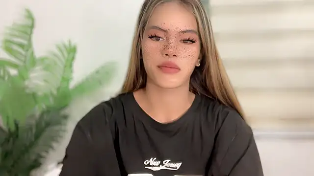 Snapshot of serpenthena_goddess chatting on 10-27-25, 07:45 serpenthena goddess online show from 10-27-25, 07:45