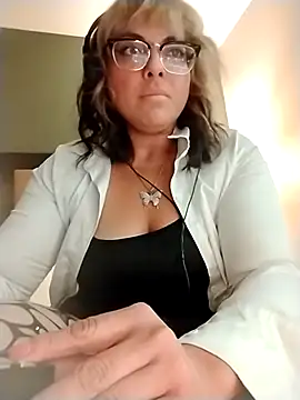 Snapshot of goddess4urfetish chatting on 03-15-26, 12:11 goddess4urfetish online show from 03-15-26, 12:11