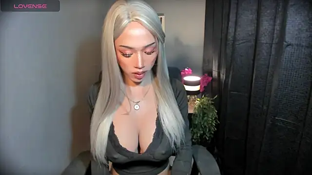 Snapshot of AiraCumSlut chatting on 04-04-26, 05:54 AiraCumSlut online show from 04-04-26, 05:54