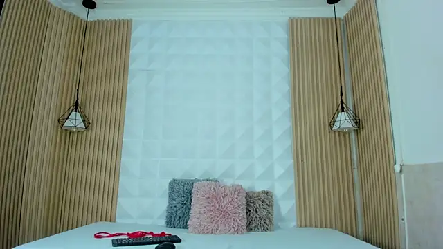 Antonella00  online show from 09-13-25, 04:51