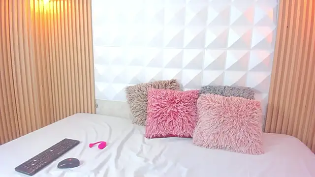 Antonella00  online show from 11-19-25, 04:56