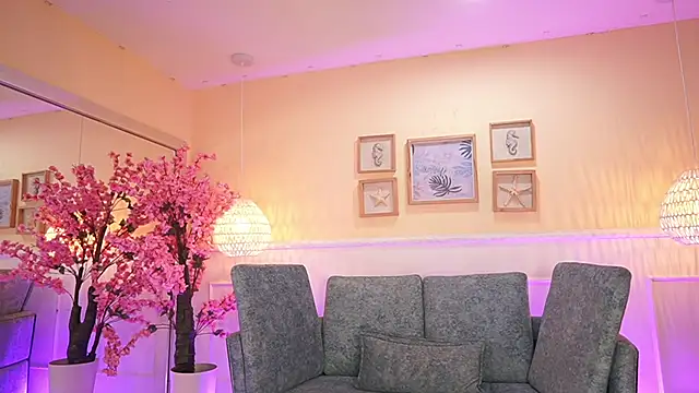 NicoleCrawft online show from 11-11-25, 07:36