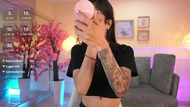 NicoleCrawft online show from 11-20-25, 07:35