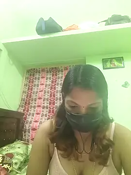 Snapshot of Tamil_Ishu chatting on 10-20-25, 10:38 Tamil Ishu online show from 10-20-25, 10:38