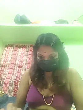 Snapshot of Tamil_Ishu chatting on 10-25-25, 08:00 Tamil Ishu online show from 10-25-25, 08:00