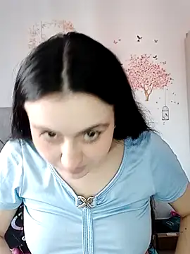 Snapshot of MillyDulce_ chatting on 10-26-25, 01:28 MillyDulce  online show from 10-26-25, 01:28