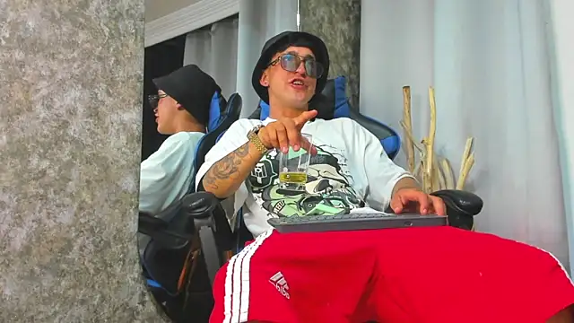 Snapshot of damiann_wilians24 chatting on 09-20-25, 03:40 damiann wilians24 online show from 09-20-25, 03:40