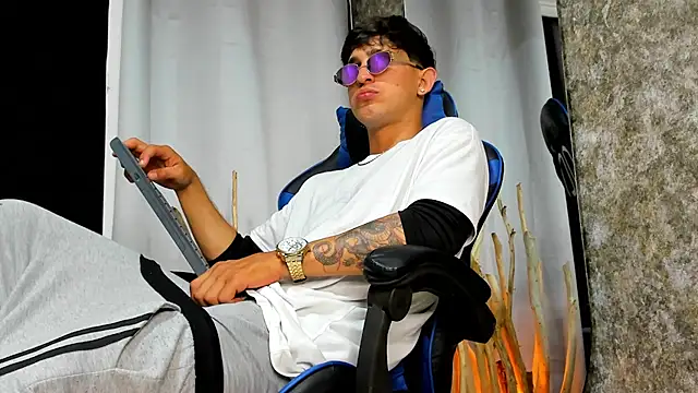 Snapshot of damiann_wilians24 chatting on 09-24-25, 12:47 damiann wilians24 online show from 09-24-25, 12:47