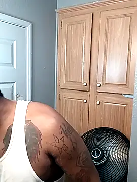 Snapshot of EbonyKing69 chatting on 11-20-25, 10:37 EbonyKing69 online show from 11-20-25, 10:37