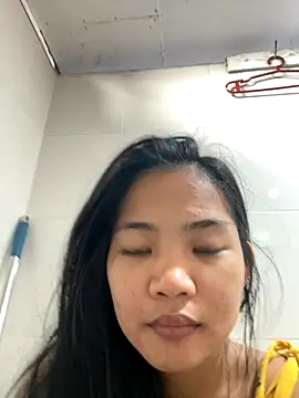 Snapshot of princess_janine chatting on 10-22-25, 06:35 princess janine online show from 10-22-25, 06:35