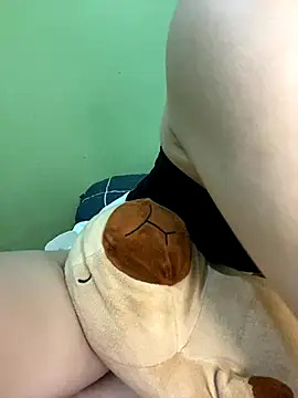 Snapshot of Ri210 chatting on 09-23-25, 01:47 Ri210 online show from 09-23-25, 01:47