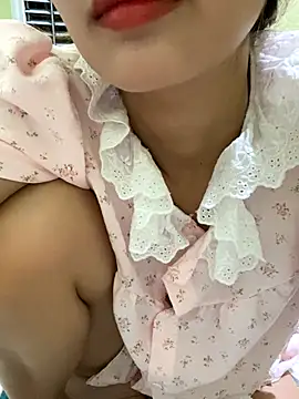 Snapshot of Ri210 chatting on 10-03-25, 02:25 Ri210 online show from 10-03-25, 02:25