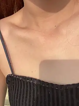 Snapshot of Ri210 chatting on 10-05-25, 08:45 Ri210 online show from 10-05-25, 08:45