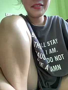 Snapshot of Ri210 chatting on 10-19-25, 05:30 Ri210 online show from 10-19-25, 05:30