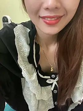 Snapshot of Ri210 chatting on 11-11-25, 06:57 Ri210 online show from 11-11-25, 06:57