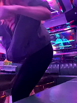 Snapshot of Ri210 chatting on 11-16-25, 04:12 Ri210 online show from 11-16-25, 04:12