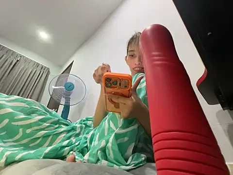 Snapshot of bimwet189 chatting on 10-27-25, 12:42 bimwet189 online show from 10-27-25, 12:42