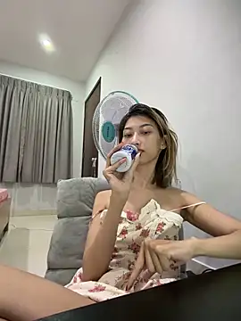 Snapshot of bimwet189 chatting on 12-05-25, 04:14 bimwet189 online show from 12-05-25, 04:14