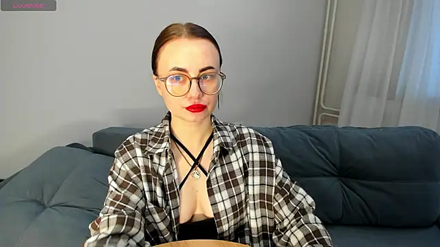 Snapshot of MewStella chatting on 03-26-26, 11:27 MewStella online show from 03-26-26, 11:27