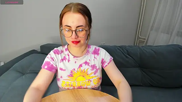 Snapshot of MewStella chatting on 04-12-26, 01:49 MewStella online show from 04-12-26, 01:49