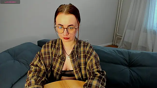 Snapshot of MewStella chatting on 04-15-26, 01:23 MewStella online show from 04-15-26, 01:23