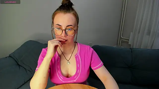 Snapshot of MewStella chatting on 04-16-26, 04:30 MewStella online show from 04-16-26, 04:30