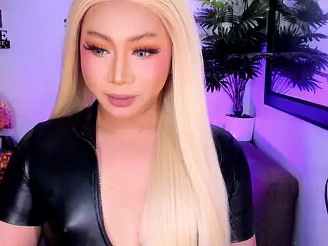 Snapshot of Madisonwill chatting on 03-18-26, 04:21 Madisonwill online show from 03-18-26, 04:21