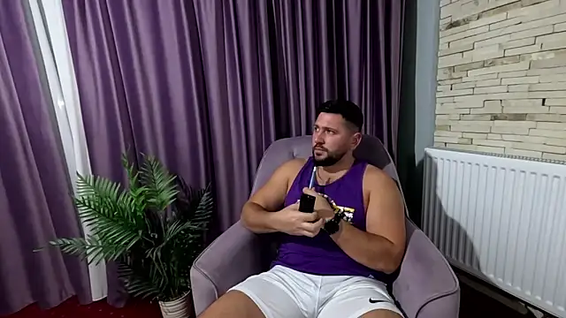 Snapshot of Gold_Alpha_Boy chatting on 10-07-25, 04:59 Gold Alpha Boy online show from 10-07-25, 04:59