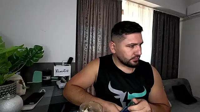 Snapshot of Gold_Alpha_Boy chatting on 10-15-25, 08:36 Gold Alpha Boy online show from 10-15-25, 08:36