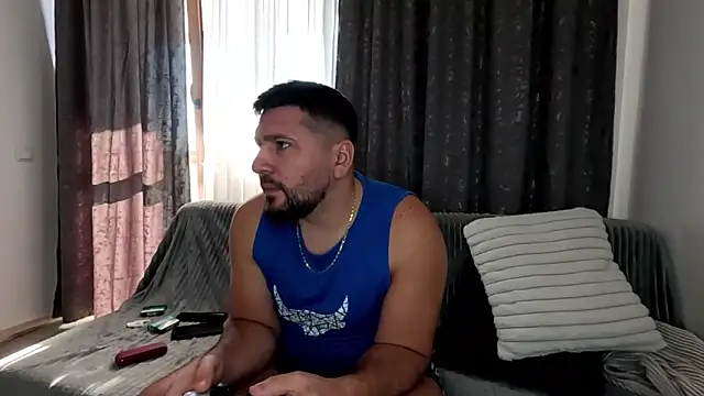 Snapshot of Gold_Alpha_Boy chatting on 10-17-25, 10:40 Gold Alpha Boy online show from 10-17-25, 10:40