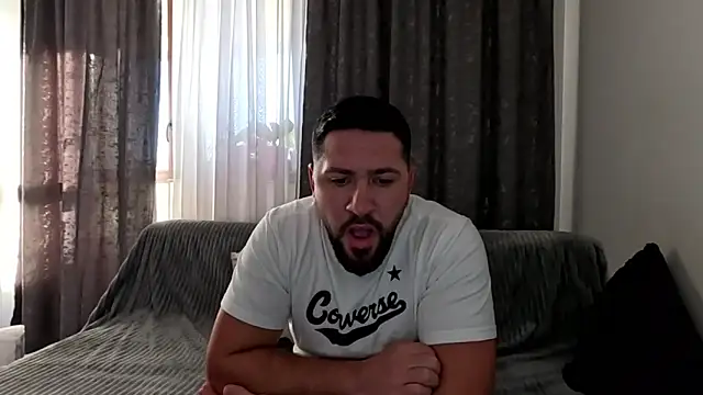 Snapshot of Gold_Alpha_Boy chatting on 10-20-25, 01:11 Gold Alpha Boy online show from 10-20-25, 01:11