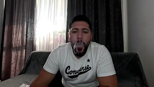 Snapshot of Gold_Alpha_Boy chatting on 10-23-25, 11:42 Gold Alpha Boy online show from 10-23-25, 11:42