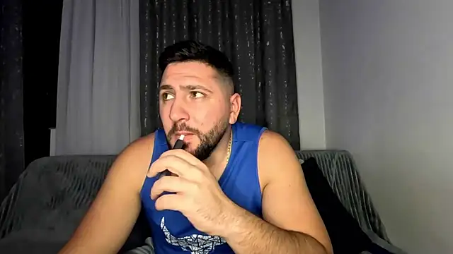 Snapshot of Gold_Alpha_Boy chatting on 11-04-25, 05:23 Gold Alpha Boy online show from 11-04-25, 05:23