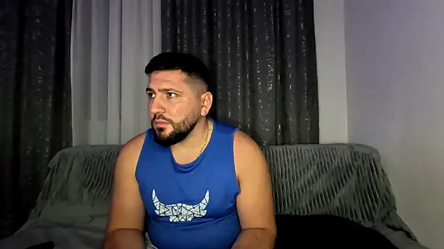 Snapshot of Gold_Alpha_Boy chatting on 11-05-25, 09:04 Gold Alpha Boy online show from 11-05-25, 09:04