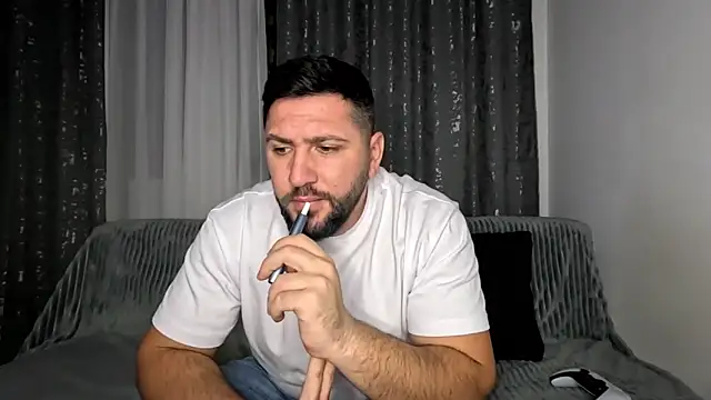 Snapshot of Gold_Alpha_Boy chatting on 11-08-25, 04:40 Gold Alpha Boy online show from 11-08-25, 04:40