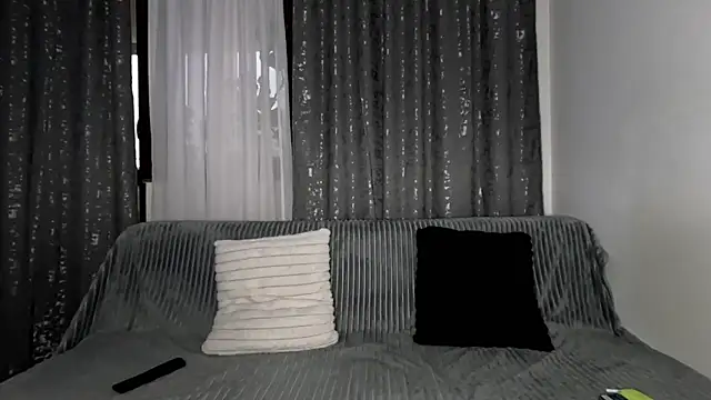 Snapshot of Gold_Alpha_Boy chatting on 11-10-25, 02:05 Gold Alpha Boy online show from 11-10-25, 02:05