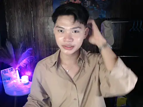 Helleron online show from 11-19-25, 01:11