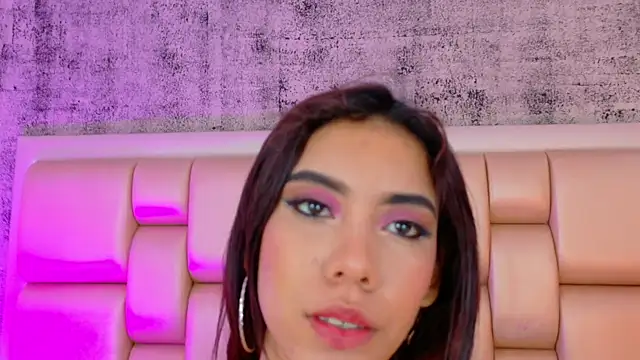 Snapshot of BellaHarper1 chatting on 09-25-25, 01:04 BellaHarper1 online show from 09-25-25, 01:04