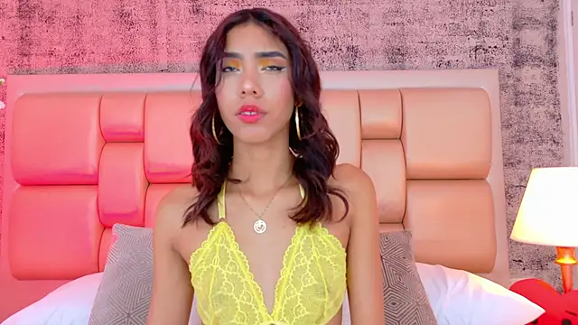 Snapshot of BellaHarper1 chatting on 10-08-25, 01:09 BellaHarper1 online show from 10-08-25, 01:09