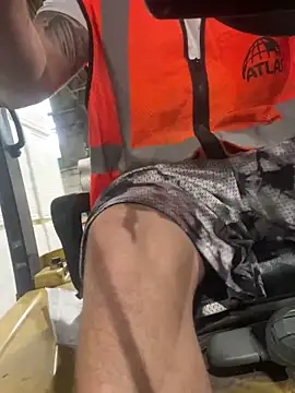 PuttieIn online show from 09-30-25, 01:16