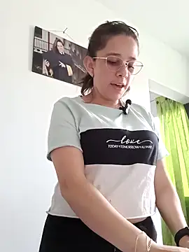 Isabella5 Brown  online show from 10-21-25, 08:20