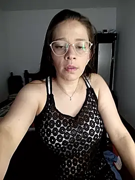 Isabella5 Brown  online show from 01-06-26, 03:49