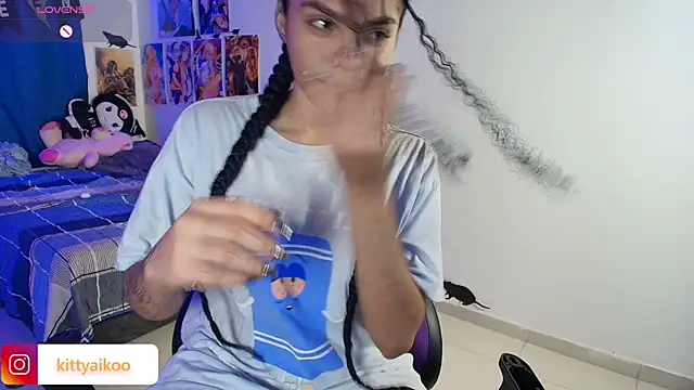 kitty aikooo online show from 11-17-25, 06:08