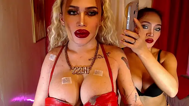 Snapshot of Goddess_Maliya chatting on 11-14-25, 05:17 Goddess Maliya online show from 11-14-25, 05:17