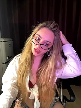Chloe Ravens online show from 10-03-25, 08:06