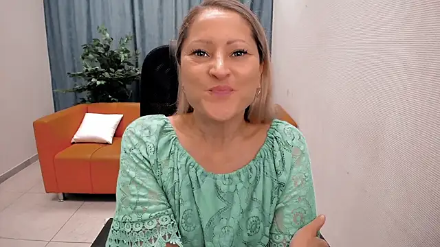 sunny lady 0 online show from 09-26-25, 03:49