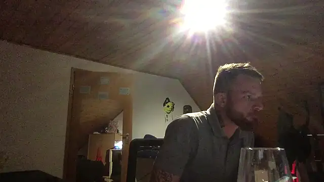 RedLayla online show from 11-18-25, 08:46