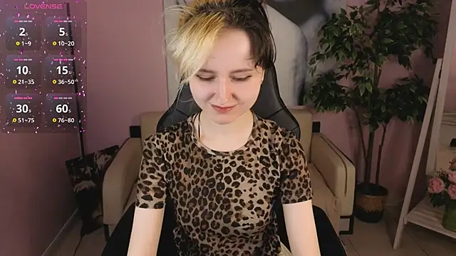 girl next doorr online show from 03-01-26, 01:13