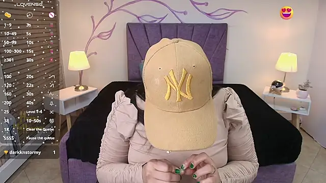 Lia Blake  online show from 11-30-25, 12:20