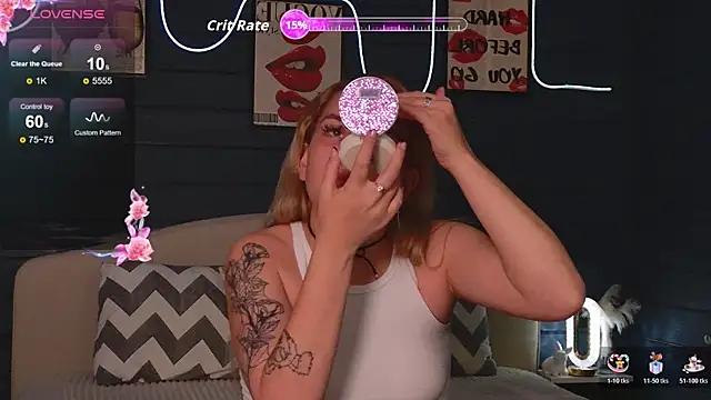 Snapshot of Crystal_Jull chatting on 11-02-25, 03:25 Crystal Jull online show from 11-02-25, 03:25